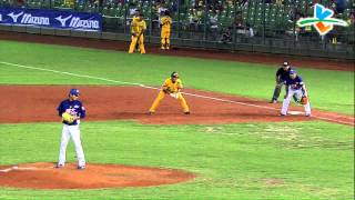 20130622 CPBL 犀牛 V.S 象 8下 王勝偉盜壘, 遭林琨笙阻殺在二壘前