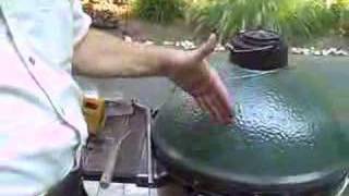 The BBQ Guru Turbo Grate on a Big Green Egg 06