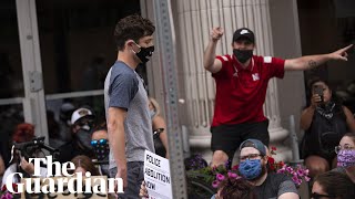 'Shame!': Minneapolis mayor heckled by protesters