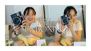 Who wants to unbox the 22nd birthday present together? [Birthday present unboxing]