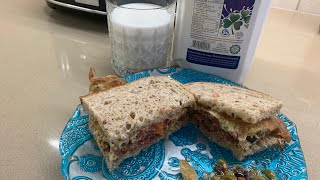 Make the most tasty and delicious breakfast sandwich ever! step-by-step recipe.￼