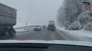 Winter Strikes Back: Czech Mountains Hit by Heavy Snow