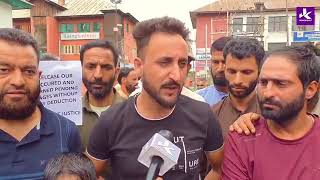 J\u0026K Sericulture casual labours, daily wagers along with their kids protest in Srinagar