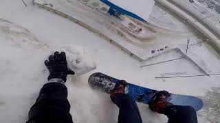 Snowboarder almost falls to his death, close call - 985628