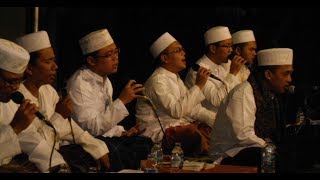 Live dari Masjid Al-Ghofilin Prosesi Pemakaman Gus M. Nafi' Ardani