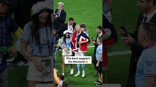 Erling Haaland with his girlfriend 🤩 #football #shorts #haaland #girl #trending #championsleague #uk