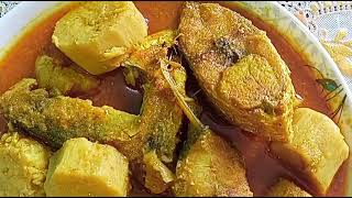 শোলাকচু দিয়ে ইলিশ মাছের ঝোল।Sholakochu Ilish/Hilsha with kochu.#rainbowkitchen#kochuhilshafish#mach