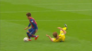 Riqui Puig Makes Football Look Easy