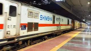 Train 17308 Bagalkot Mysuru Basava Express Train Arrival Raichur Railway Station