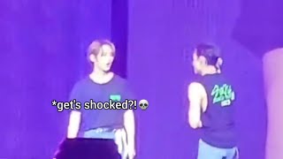 Leeknow being shocked after lifting Chan's shirt?😭