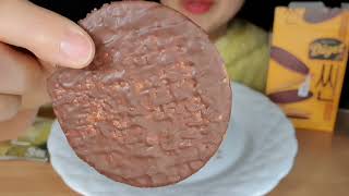 ASMR Diget thin chocolate biscuit