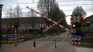 Spoorwegovergang Oss // Dutch railroad crossing