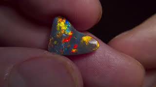 2.23cts Red on Black top gem Lightning ridge black opal for collector