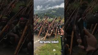 TNI dan Tokoh adat Mengumpulkan Pasukan Panah Adat Papua #trending #viral #shortvideos #tni #papua