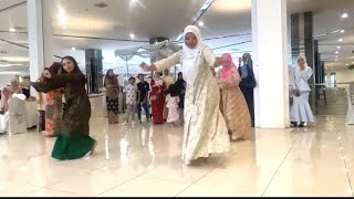 PUTERI UMMI - ZAPIN ASAM PAYA ( FLASHMOB VERSION )