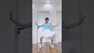 爱跳舞的果果8 （Guoguo who loves to dance 8）