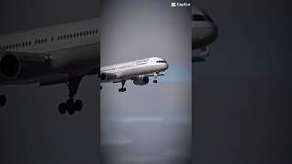 United Airlines Boeing 757 landing edit