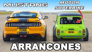 Ford Mustang V8 vs Mini con motor Hayabusa: ARRANCONES