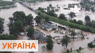 Затоплены сотни домов, люди спасаются на лодках. Масштабное наводнение в Западной Украине