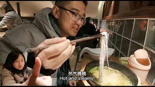 This Cross-the-bridge-rice-noodle is soooo good! 过桥米线 (Eng Sub)