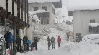 ÖSTERREICH UND SÜDTIROL: Alpenregion versinkt unter Schneemassen