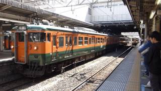 高崎駅 115系発車と107系入線