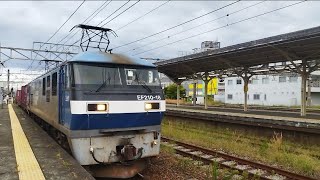 [珍しいEF210形0番台旧塗装！！]EF210-18[岡](桃太郎・旧塗装・JRFマークあり)＋コキ??Bが沼津駅通過