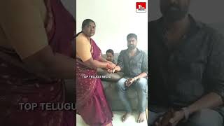 తమ్ముడికి రాఖీ కడుతున్న సీతక్క | Seethakka tying rakhi to her brother | #shorts | #ytshorts | TTM