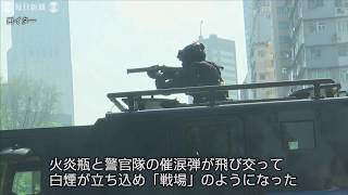 香港デモ「戦場」のよう　警官隊と激しく衝突