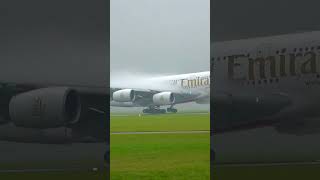 💧A380 in fog \u0026 wet runway