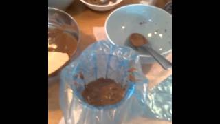 kerstkransjes maken van chocoladeletters -