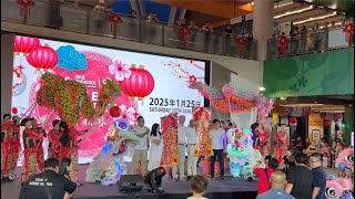 [4K] High Pole Lion Dance, Dragon Dance, Face Changing at One Punggol CNY Light up on 25 Jan 2025