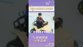 吻文：这就是男童的优势好吧！#刘耀文 #时代少年团 #tnt #tnt时代少年团