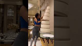 Wedding cake secret. Did you know?