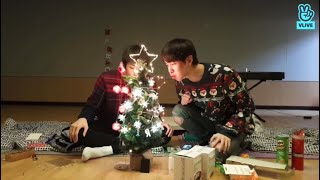 [Pentagon] Shinwon \u0026 Wooseok’s meaningless Vlive: Christmas tree battle \u0026 Shinwon playing the piano