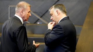 Üzent Orbán Viktornak az ukrán elnök: el kell döntenetek, kivel vagytok!