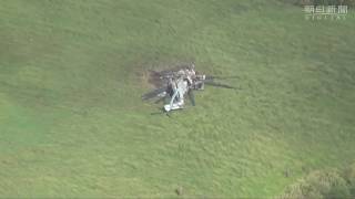 不時着、炎上した米軍ヘリＣＨ－５３　沖縄・東村