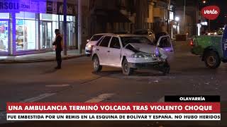 Violento choque provocó el vuelco de una ambulancia