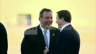 OBAMA NJ ARRIVAL - SHAKES HANDS WITH CHRISTIE