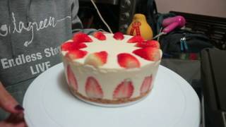 White chocolate strawberry cheese cake