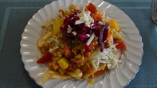 Tajadas con Carne molida / Green banana chips with ground meat