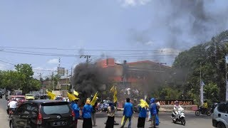 Peringati HKN, Puluhan Demonstran PMII Pinrang Gelar Aksi di Tugu Lasinrang dan Mapolres