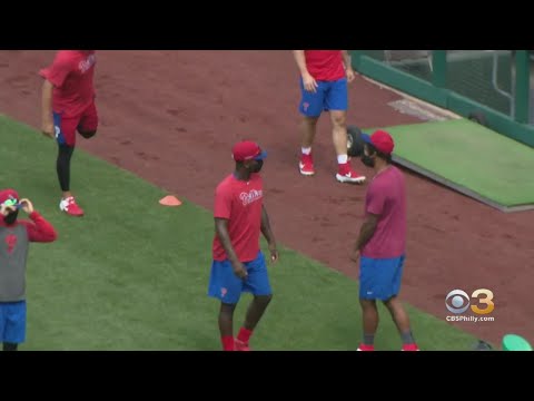 Why does Didi Gregorius wear a mask?