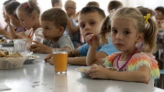 Ρώσοι συνεχίζουν να υιοθετούν παιδιά από την Ουκρανία - Το Κίεβο κάνει λόγο για «παιδομάζωμα»  …