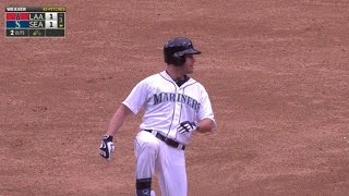 LAA@SEA: Smith goes 3-for-3 in Mariners debut