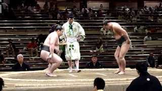 Kotootori (3-4) - Yoshinokuni (2-5) , Sumo : Natsubasho 2013