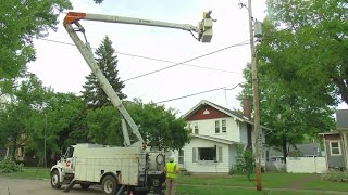 WPS WE ENERGIES WORK TO RESTORE POWER