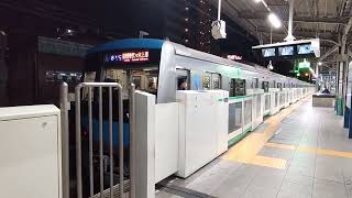 小田急4000形綾瀬駅発車シーン