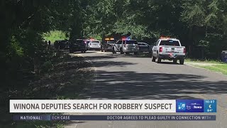 Smith County deputies still searching for robbery suspect