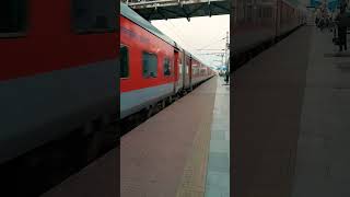 Indian Railways Train ke Loco Pilot Toilet kaha jate hai@train#     #indianrailwaysmotive@#